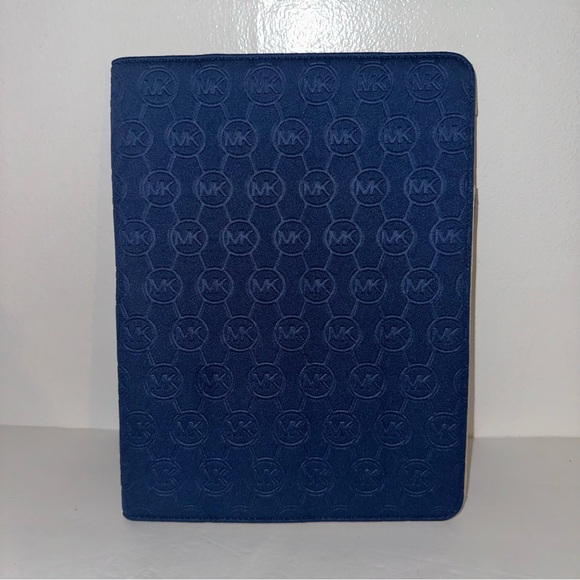 Michael Kors Padded flip over foldable IPad sleeve in purple - Picture 1 of 16